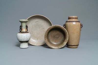 Two Chinese Nanking crackle-glazed vases, a ge-type bowl and a dish, 18/19th C.