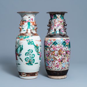 Two Chinese Nanking famille rose crackle-glazed vases, 19th C. — photo 3