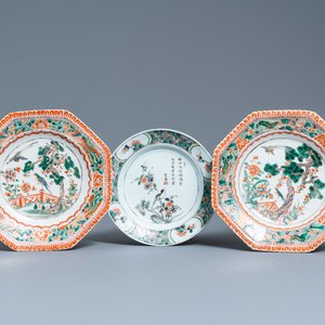 Two Chinese octagonal famille verte dishes and a 'poem' plate, Kangxi — photo 1