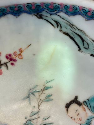 Two Chinese oval famille rose shaving bowls, Yongzheng — 照片 17