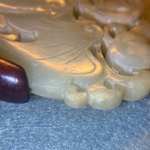 Two Chinese pale celadon jade carvings, Qing — 照片 36