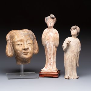 Two Chinese polychrome pottery figures and a female head, Tang — photo 1