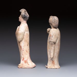 Two Chinese polychrome pottery figures and a female head, Tang — photo 3