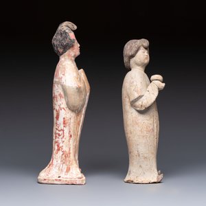 Two Chinese polychrome pottery figures and a female head, Tang — photo 5