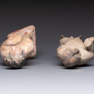 Two Chinese polychrome pottery figures and a female head, Tang — photo 6