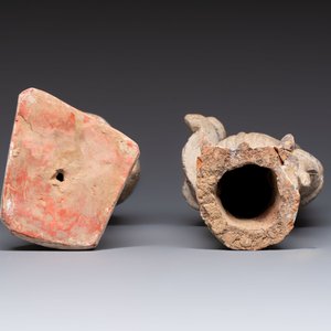 Two Chinese polychrome pottery figures and a female head, Tang — photo 7