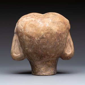 Two Chinese polychrome pottery figures and a female head, Tang — photo 10