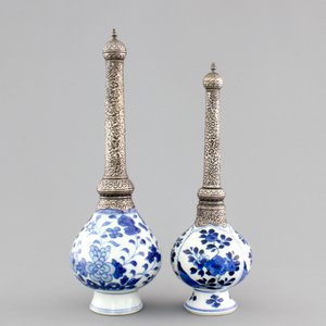Two Chinese porcelain silver-mounted water sprinklers for the Islamic market, Kangxi — photo 2