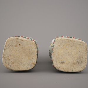 Two Chinese porcelain wucai figures of Hoho brothers, 19th C. — 照片 8