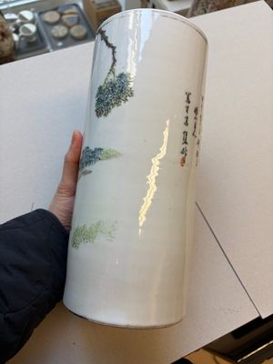 Two Chinese qianjiang cai and grisaille hat stands, signed Gao Hengtai 高恆泰 and Ye Ji 葉吉, one dated 1906, 19/20th C. — 照片 2