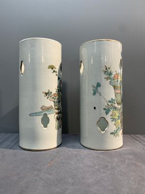 Two Chinese qianjiang cai 'antiquities' hat stands, signed Xu Pinheng 許品衡, Guangxu mark, dated 1892 and 1894 — photo 2