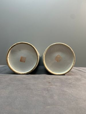 Two Chinese qianjiang cai 'antiquities' hat stands, signed Xu Pinheng 許品衡, Guangxu mark, dated 1892 and 1894 — photo 6