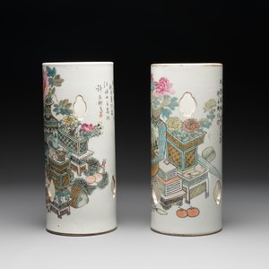 Two Chinese qianjiang cai 'antiquities' hat stands, signed Xu Pinheng 許品衡, Guangxu mark, dated 1892 and 1894 — photo 2