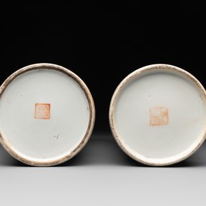 Two Chinese qianjiang cai 'antiquities' hat stands, signed Xu Pinheng 許品衡, Guangxu mark, dated 1892 and 1894 — photo 6
