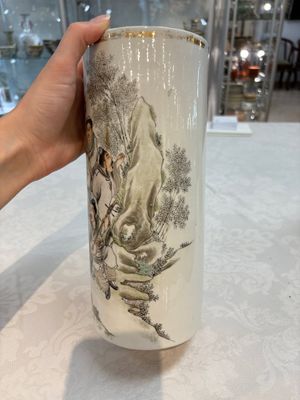 Two Chinese qianjiang cai hat stands, Xin Yuan Xuan Zao 鑫源軒造 mark, dated 1923 and Tongzhi mark, dated 1888 — photo 10