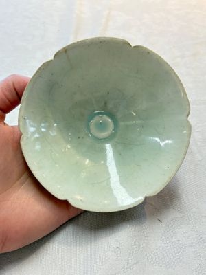 Two Chinese qingbai bowls and a plate, Song — foto 1