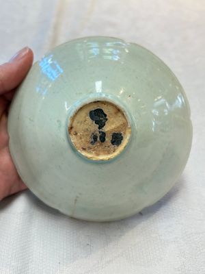 Two Chinese qingbai bowls and a plate, Song — foto 6