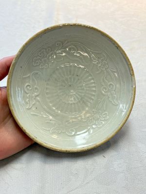Two Chinese qingbai bowls and a plate, Song — foto 7