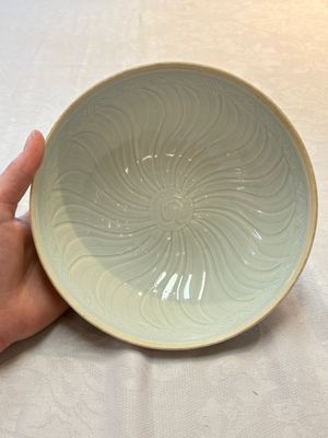 Two Chinese qingbai bowls and a plate, Song — foto 9