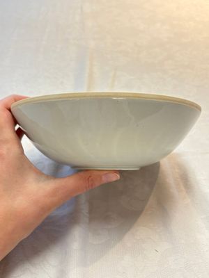 Two Chinese qingbai bowls and a plate, Song — foto 10