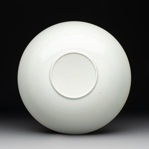 Two Chinese qingbai bowls and a plate, Song — foto 3