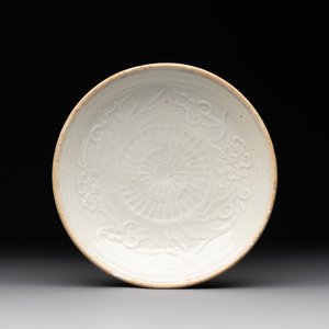 Two Chinese qingbai bowls and a plate, Song — foto 4
