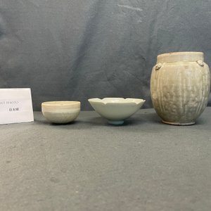 Two Chinese qingbai bowls and an urn, Song — 照片 9