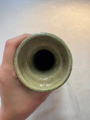 Two Chinese qingbai-glazed urns with applied design, Song — foto 13