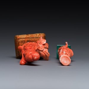 Two Chinese red coral figures of standing ladies, 19/20th C. — 照片 6