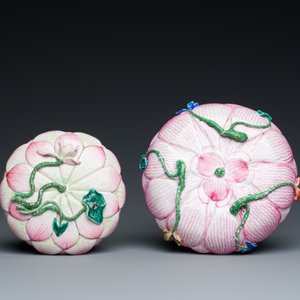 Two Chinese relief-decorated famille rose 'lotus' cups and saucers and two jugs, Yongzheng — photo 4