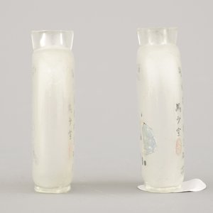 Two Chinese reverse painted glass snuff bottles, 19/20th C. — 照片 2