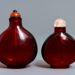 Two Chinese ruby red glass snuff bottles, 18/19th C. — photo 1