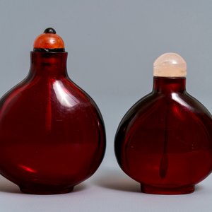 Two Chinese ruby red glass snuff bottles, 18/19th C. — photo 2