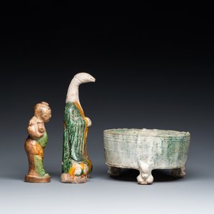 Two Chinese sancai-glazed figures and a green-glazed tripod censer, Han and later — photo 5