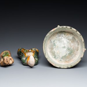 Two Chinese sancai-glazed figures and a green-glazed tripod censer, Han and later — photo 7