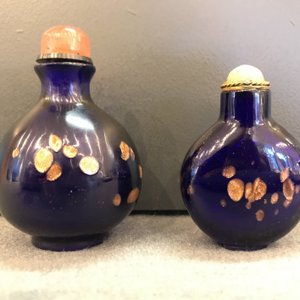 Two Chinese sapphire-blue aventurine-glass snuff bottles, 18/19th C. — photo 6