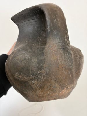 Two Chinese Sichuan black burnished pottery amphoras, Han — foto 13