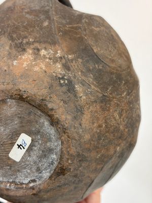 Two Chinese Sichuan black burnished pottery amphoras, Han — foto 17
