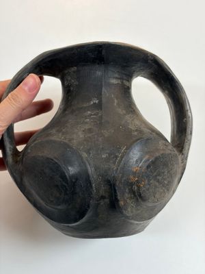 Two Chinese Sichuan black burnished pottery amphoras, Han — foto 2