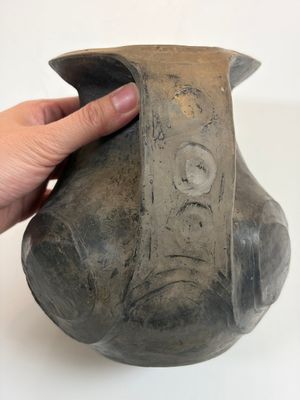 Two Chinese Sichuan black burnished pottery amphoras, Han — foto 3