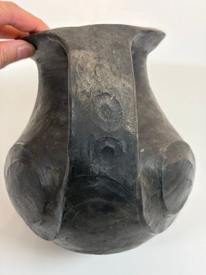 Two Chinese Sichuan black burnished pottery amphoras, Han — foto 5