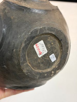 Two Chinese Sichuan black burnished pottery amphoras, Han — foto 9