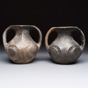 Two Chinese Sichuan black burnished pottery amphoras, Han — foto 2