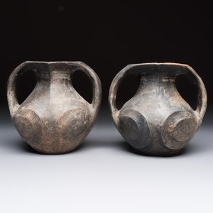 Two Chinese Sichuan black burnished pottery amphoras, Han — foto 4