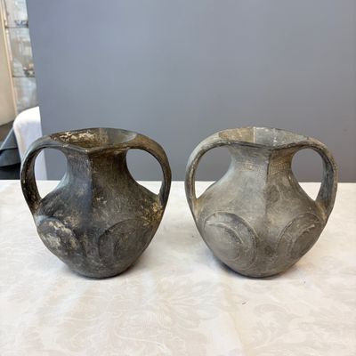 Two Chinese Sichuan black burnished pottery amphoras — photo 1