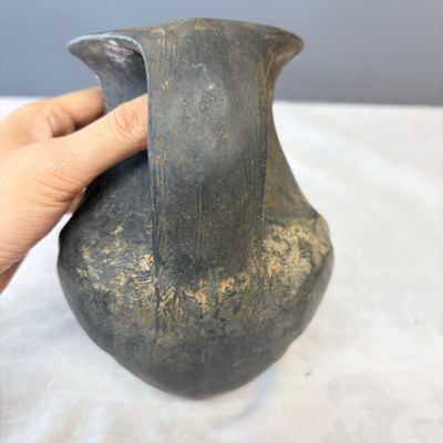 Two Chinese Sichuan black burnished pottery amphoras — photo 3