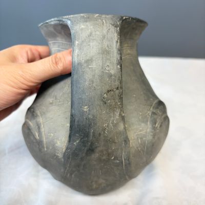 Two Chinese Sichuan black burnished pottery amphoras — photo 11