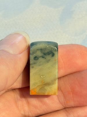 Two Chinese soapstone seals with an original buffalo-horn box, Ignace 依溺斯 mark, 20th C. — 照片 15