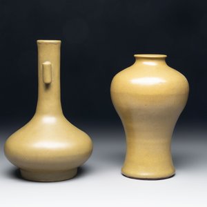 Two Chinese teadust-glazed vases, Qianlong mark, 19th C. — photo 4