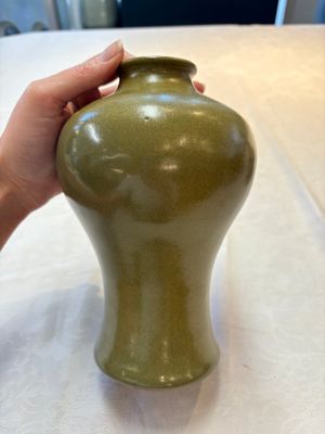 Two Chinese teadust-glazed vases, Qianlong mark, 20th C. — photo 4